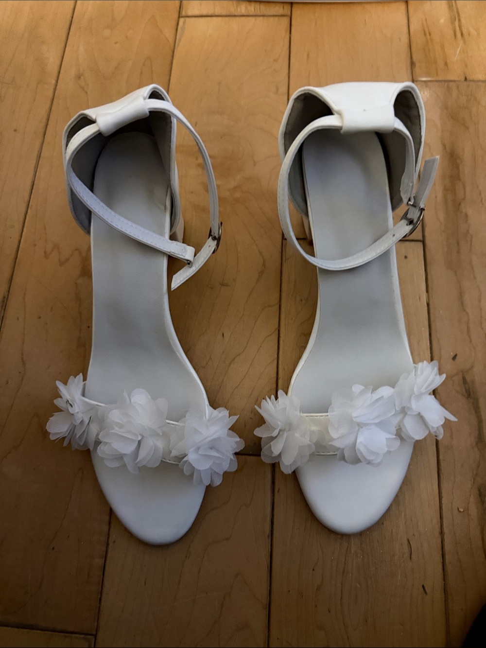White Floral Ankle-Strap Heeled Sandals size 11 women’s
